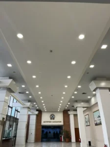 Αντικατάσταση φωτιστικών σωμάτων στο κτίριο στη διεύθυνση αλλοδαπών Αττικής.